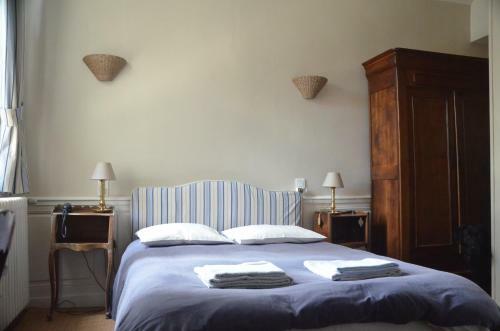 Bed & Breakfast Chambres D'hotes Hostellerie Le Donjon