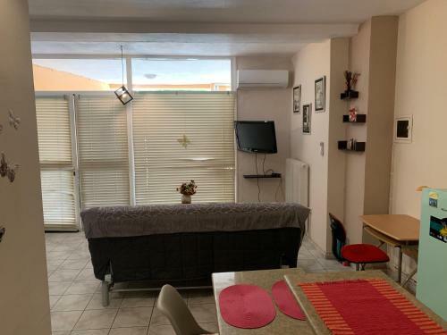 Spacious One Bedroom Apartment (ground Floor)