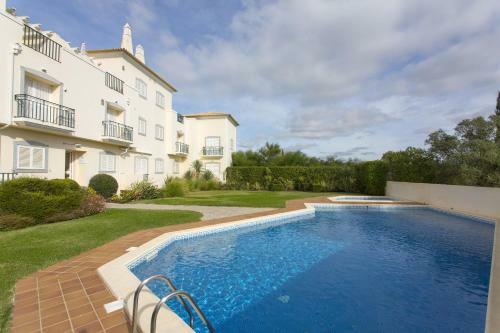 Spacious T2 Apartment In Vilamoura