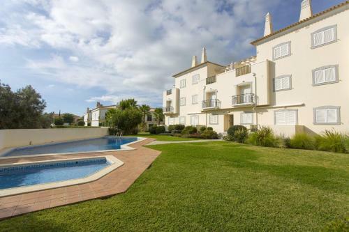 Spacious T2 Apartment In Vilamoura