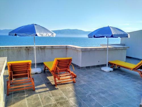 Eirik's Beachfront Apartments & Penthouse