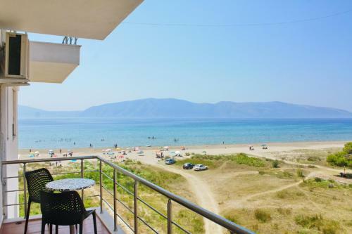 Eirik's Beachfront Apartments & Penthouse