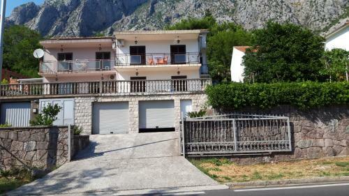 Bonaca Apartments