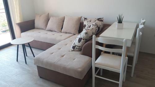 Bonaca Apartments
