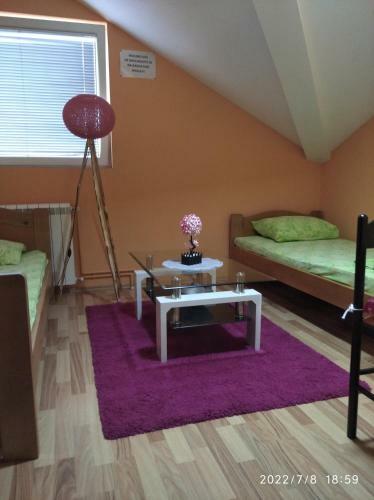 Hostal Buric Rooms