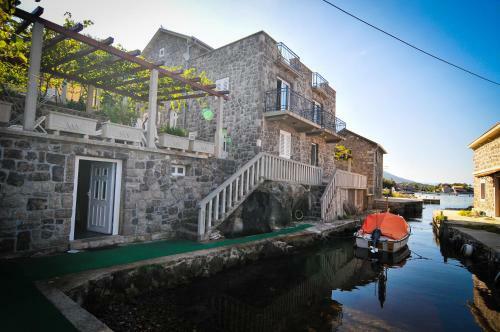 Stone House Apartments
