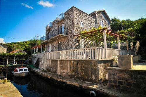 Stone House Apartments