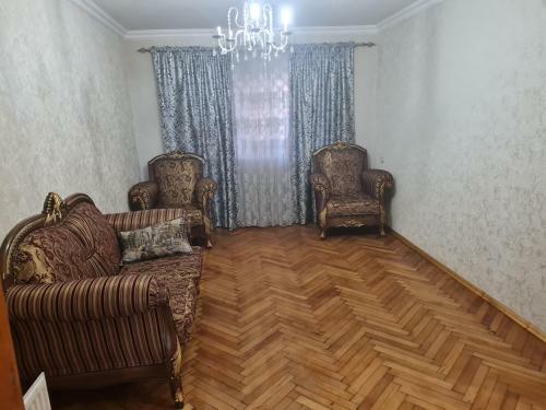 Apartment On Ochamchirskaya 89