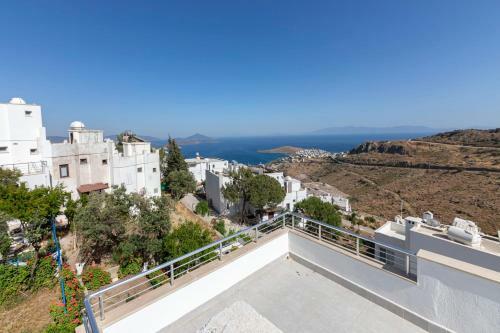 White House With Mediterranean Sea View Near Camel Beach In Bodrum