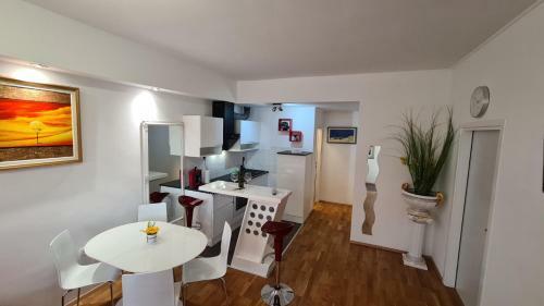 D&d Izola Apartments