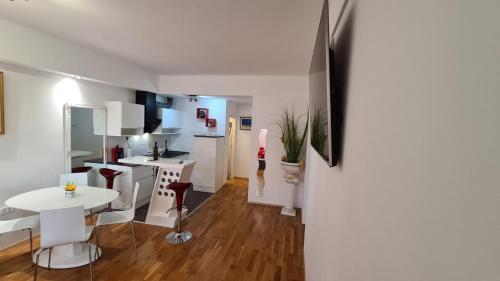 D&d Izola Apartments