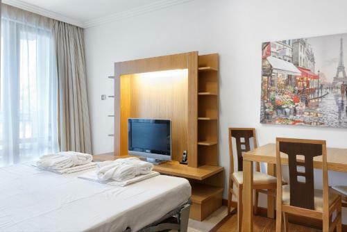Private Apartments In Emerald