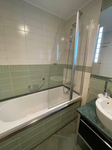 Private Apartments In Emerald