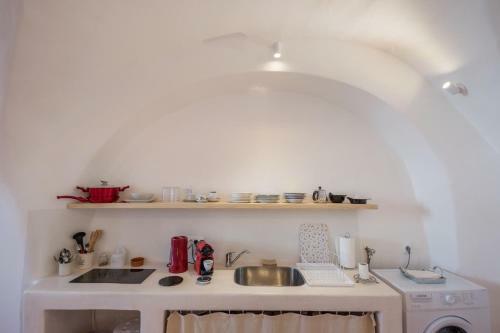 Santorinio Yellow House