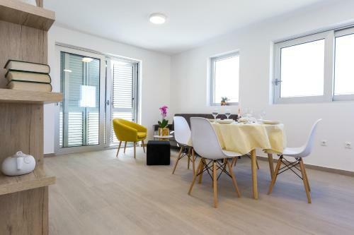 Cara Apartments