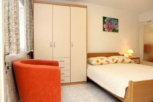 Apartment & Room Irena