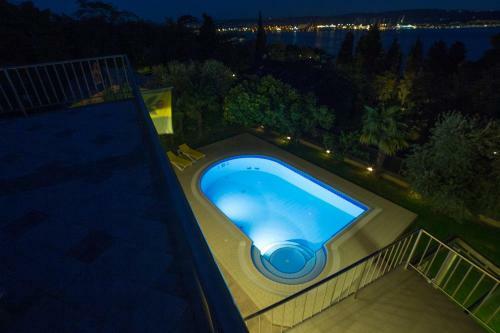 Paradise With Sea View Apartment