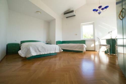 Paradise With Sea View Apartment