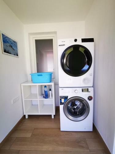 Hostal Apartment And Room Anica