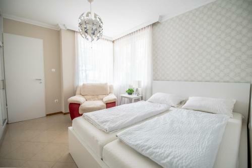 Grand Beach Apartment