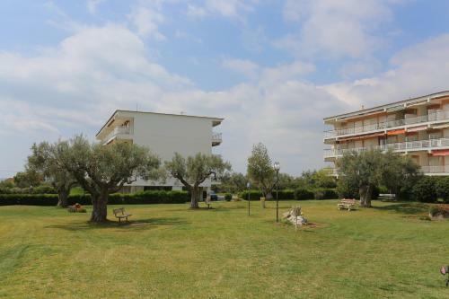 Gerakina Coast Apartment