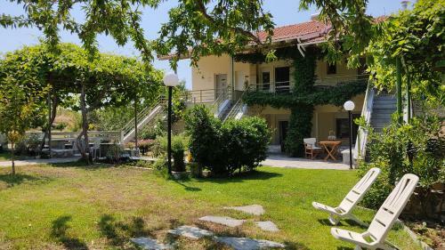 Asterias Maisonette & Apartments
