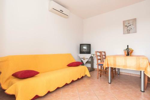 Apartments Goltes