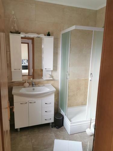 Apartment White Pearl