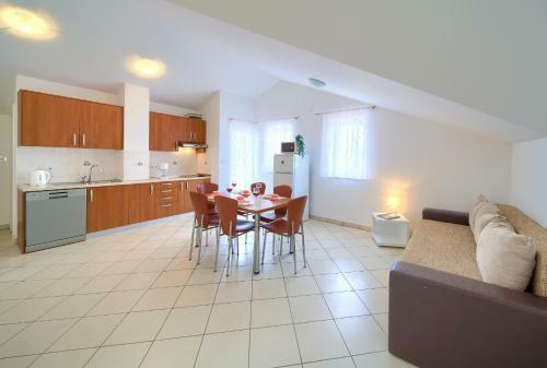 Apartmani Juro? Sveti Vid