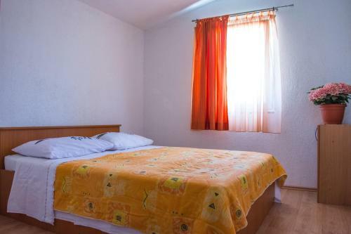 Apartments Alaburic