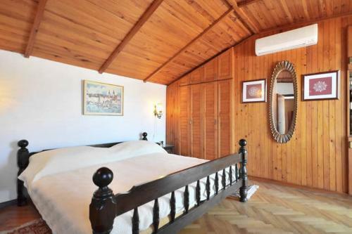 Big Apartment Povlja-20 Meters From Sea