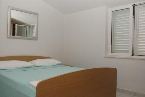 Apartments Bisevo