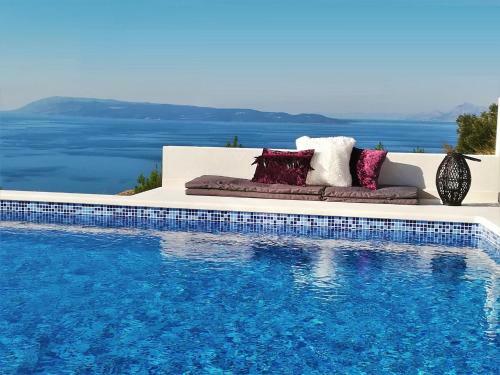 Villa Glory Grande With Swimmingpool And Panoramic Sea View