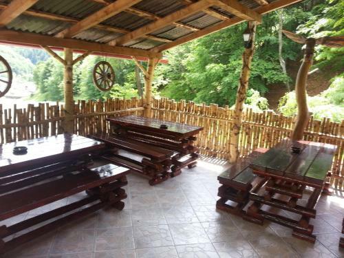 Hotel Pastravaria Romani