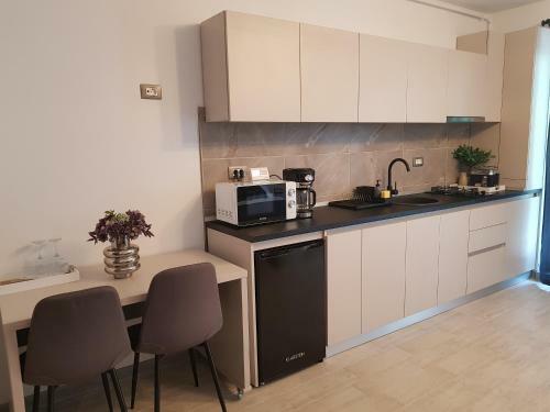 Alezzi-retreat Apartment
