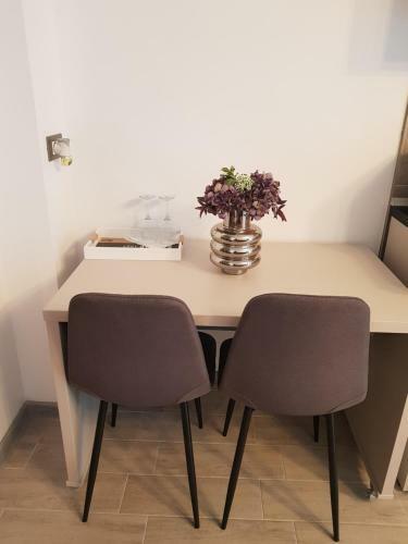 Alezzi-retreat Apartment