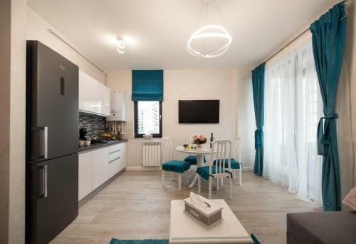 Luxury Apartment By The Sea