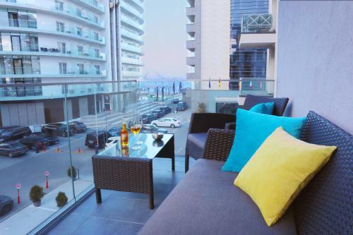 Luxury Apartment By The Sea