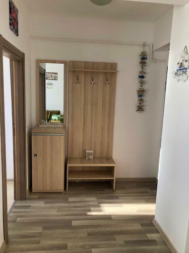 Orchid Lake View Apartment Summerland