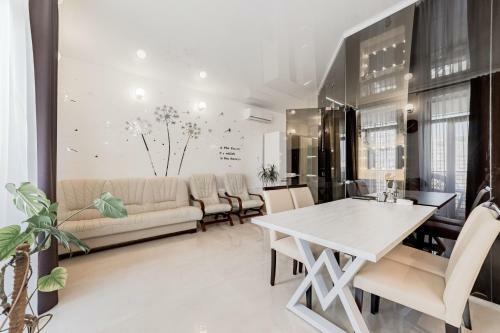 New Arcadia Glass Apartment