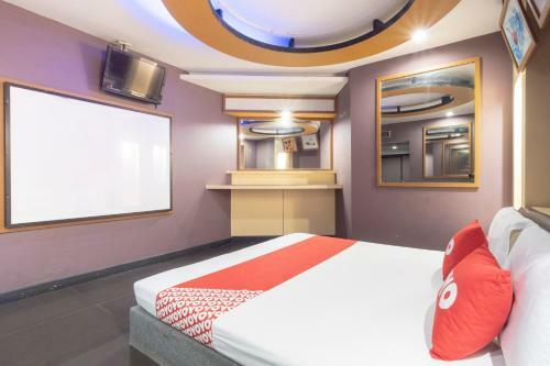 Oyo 75382 Chonburi Hotel