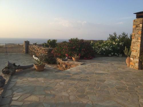 Villa The Hill Top House In Kea