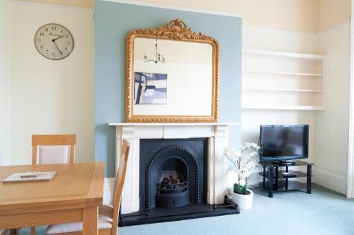 Central Cheltenham, Regency Apartment With Parking, Cavalier Suite - Sleeps 6