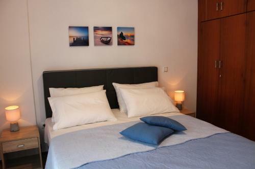 Old Town Apartment With Sea View