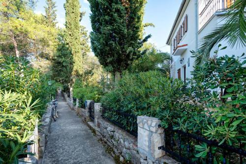 Apartmani Zlatari?