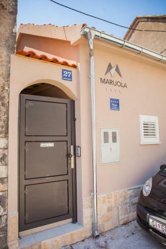 Marijola Apartments