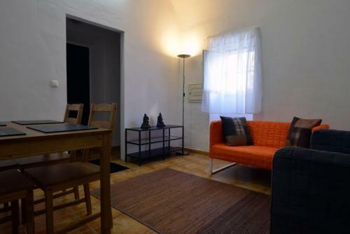Familiar Home In Historic �vora