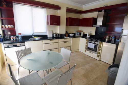 Goldcity Villa With Pool