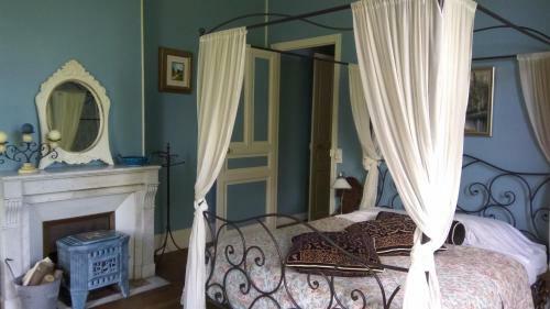 Bed & Breakfast Chambres D'h�tes-ch�teau Constant