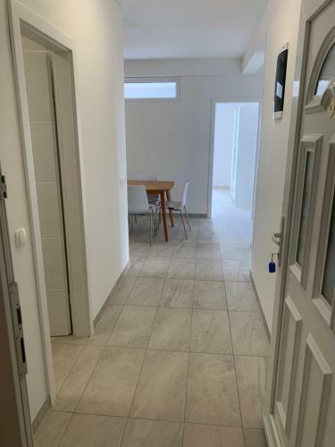 Hostal Elona Apartments